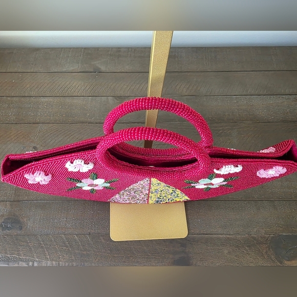 Vintage Inspired Red Beaded Floral Handbag - Picture 5 of 12